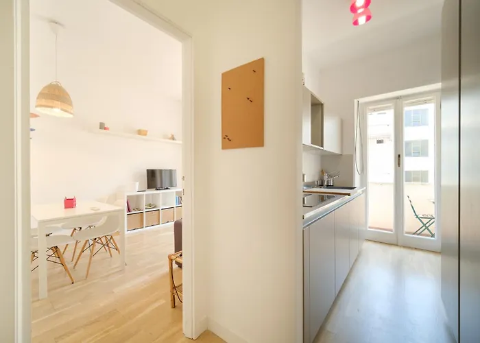 Apartment Modern & Spacious 2-bedroom Near Trastevere Rome
