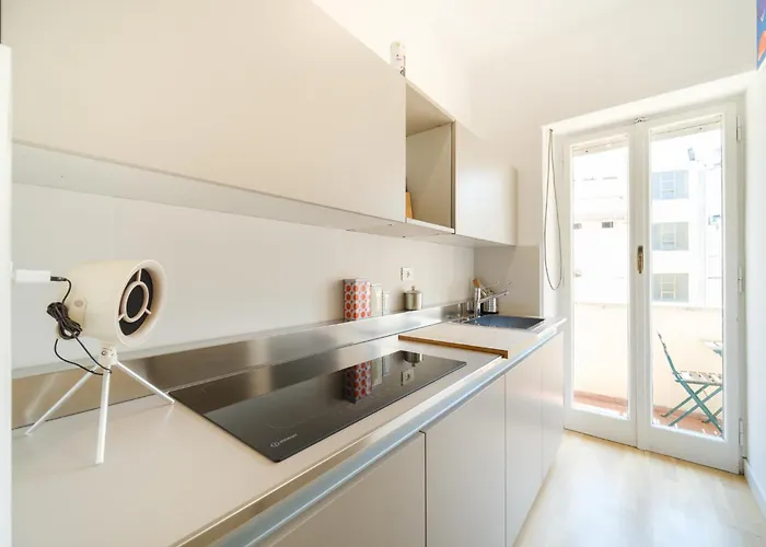 Modern & Spacious 2-bedroom Near Trastevere *
