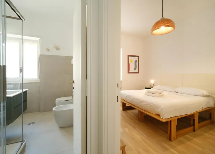 Modern & Spacious 2-bedroom Near Trastevere Rome