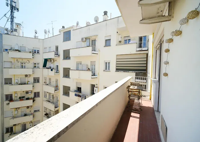 Modern & Spacious 2-bedroom Near Trastevere Rome